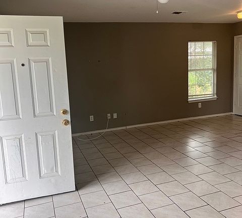 3rd image of 114 Sterling St