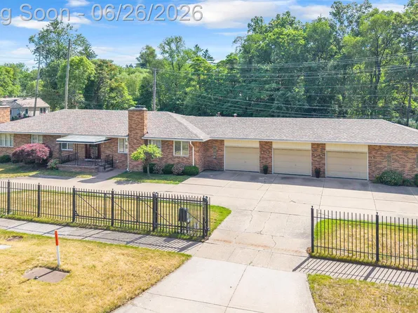 21362 Lahser Rd, Southfield, MI 48033