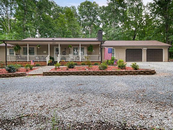3rd image of 2115 Acorn Ln