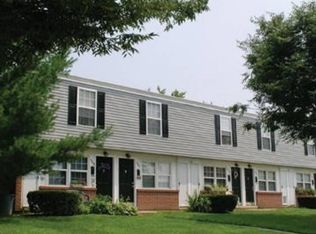 135 S Twin Circle Way, Baltimore, MD 21227