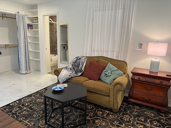 4th image of 11117 Golden Triangle Cir