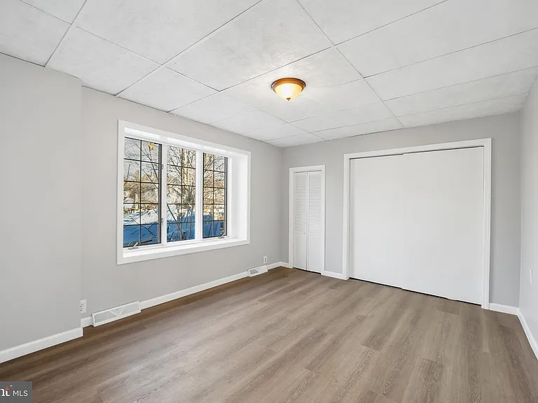 101 Railroad Blvd — Photo 12