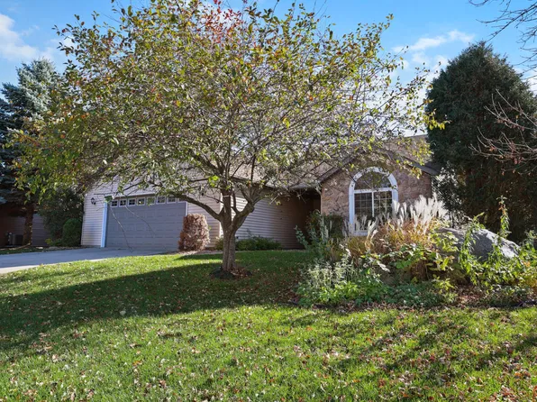 1004 Oak Pond Dr, Sartell, MN 56377