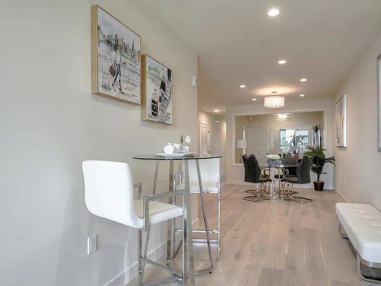 2224 Clement St — Photo 9