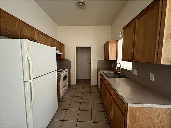 5th image of 3708 Gus Dr #A