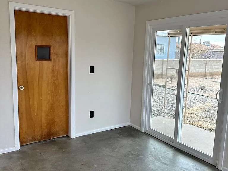 409 Garcia St NE — Photo 18