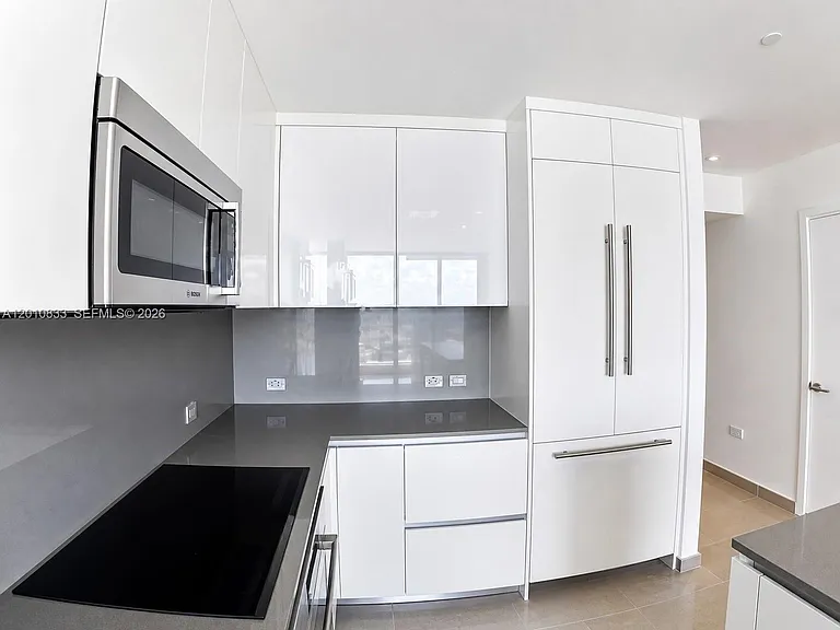 88 SW 7th St #2206 — Photo 11