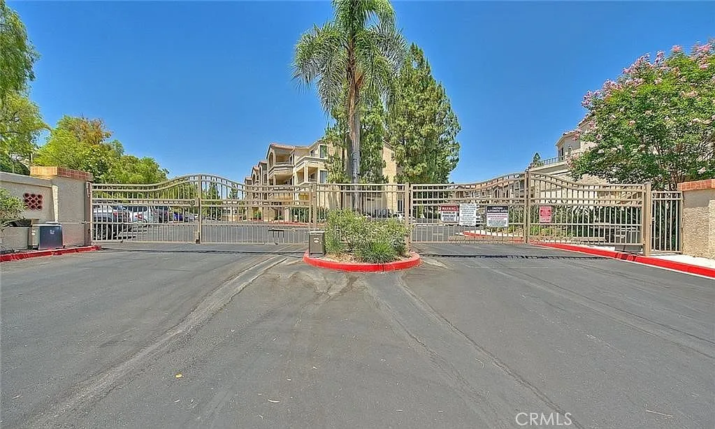 1 bed, 642 sqft, $1,900 — Photo 1