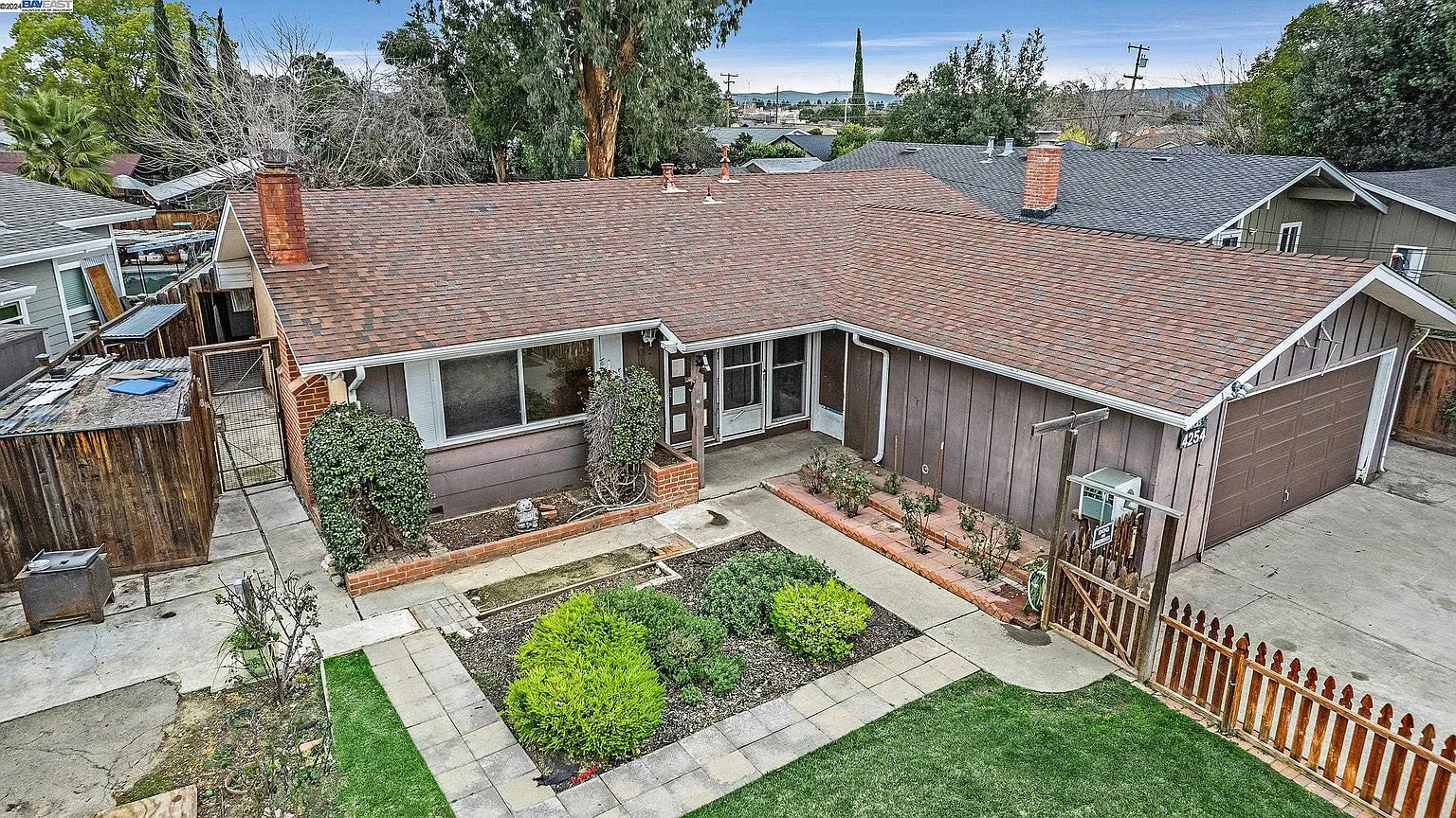 4254 Stanford Way photo 1