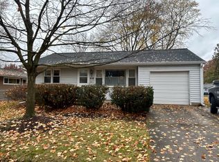 418 Park Ave, Geneva, IL 60134
