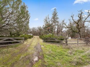 635 Glass Ln, Medford, OR 97503