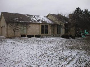43057 W Kirkwood Dr, Clinton Township, MI