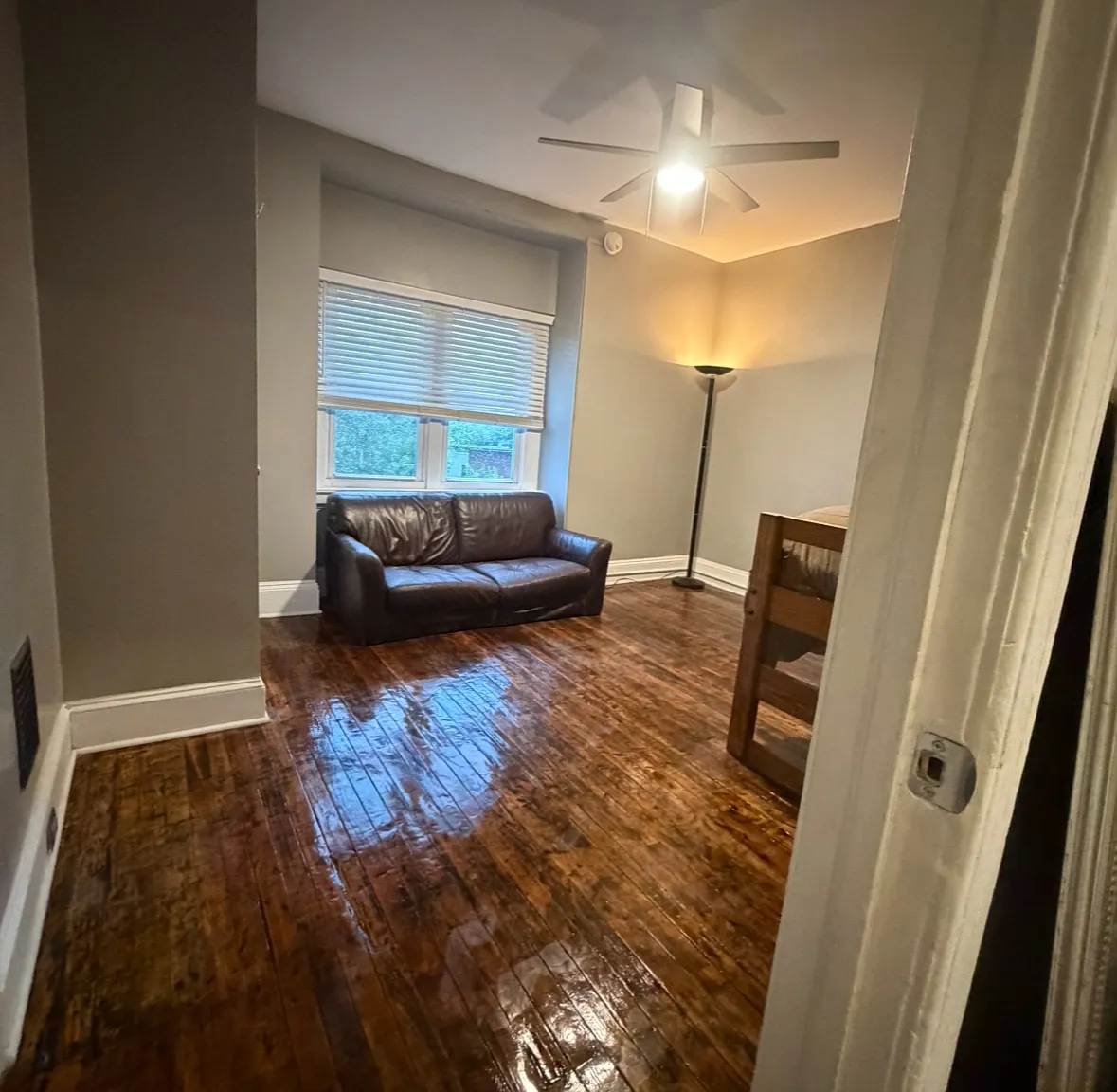 1 bed, 500 sqft, $1,200 — Photo 1