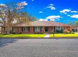 413 Candlelight Cir, Fredericksburg, TX 78624