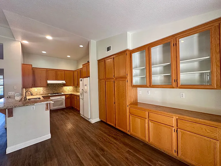 240 Sierra Madre Way — Photo 17