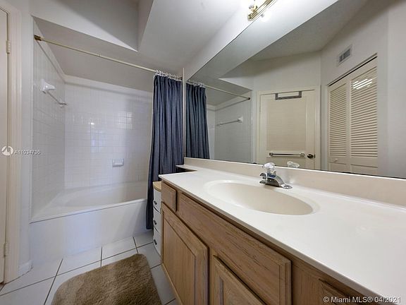 4th image of 1280 S Alhambra Cir APT 1409