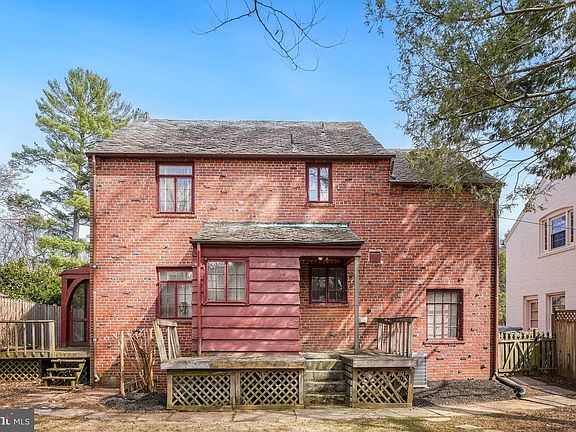 4th image of 4624 46th St NW