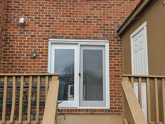 4th image of 121 Mount Crawford Ave #B