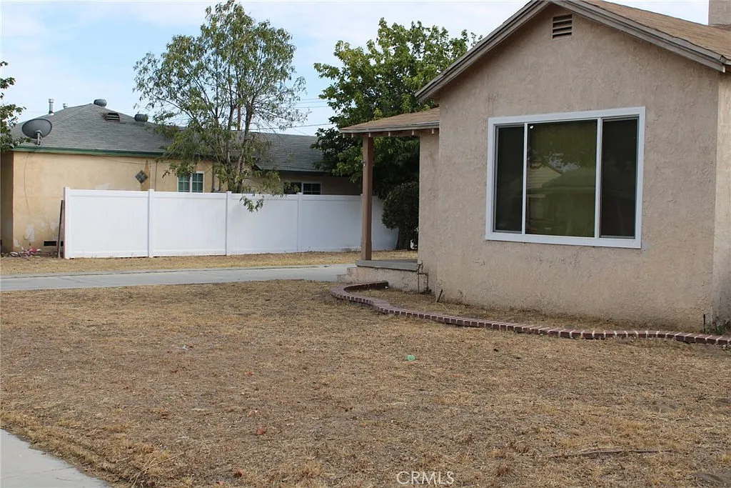 3 bed, 1348 sqft, $3,000 — Photo 2
