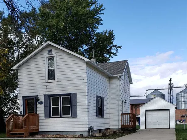 655 Purdy St, Jesup, IA 50648