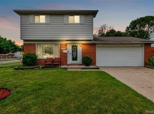8798 Lozen Dr, Sterling Heights, MI