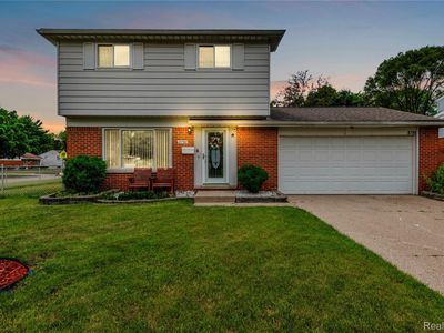 8798 Lozen Dr, Sterling Heights, MI, 48313