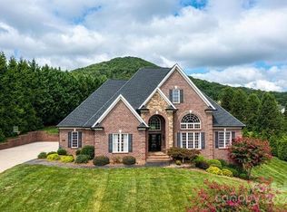 1085 Baker Barn Rd, Hickory, NC 28602