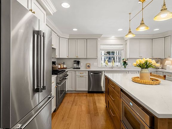 3rd image of 4 Upland Rd