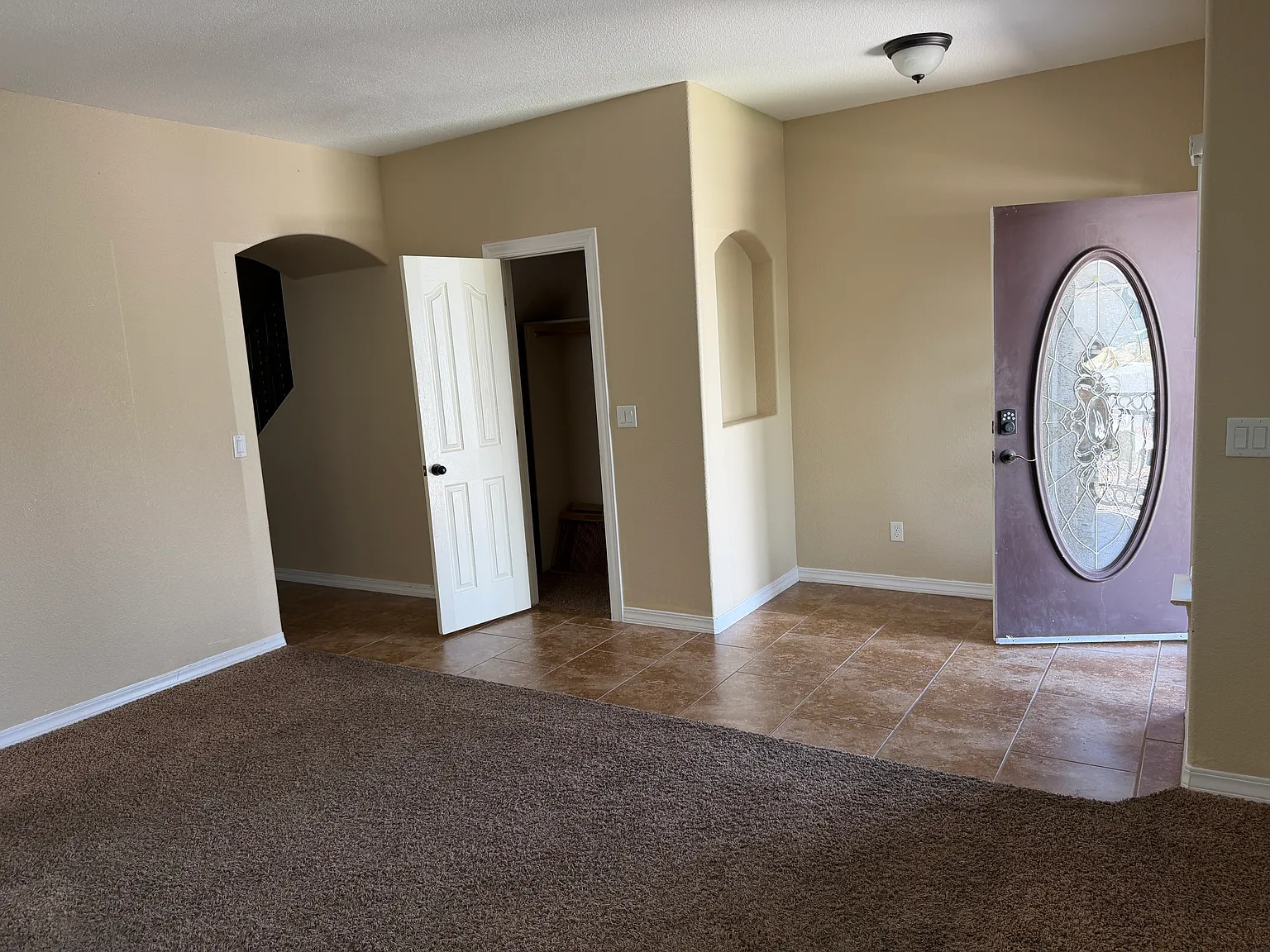 4 bed, 2374 sqft, $2,095 — Photo 4