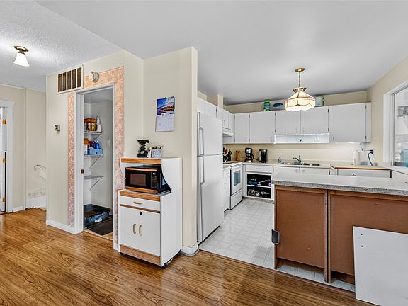 5th image of 137 McGill Rd #75
