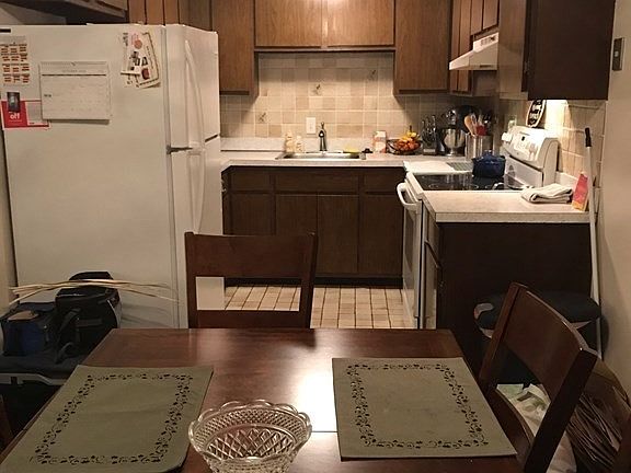3rd image of 204 Rock St APT L10