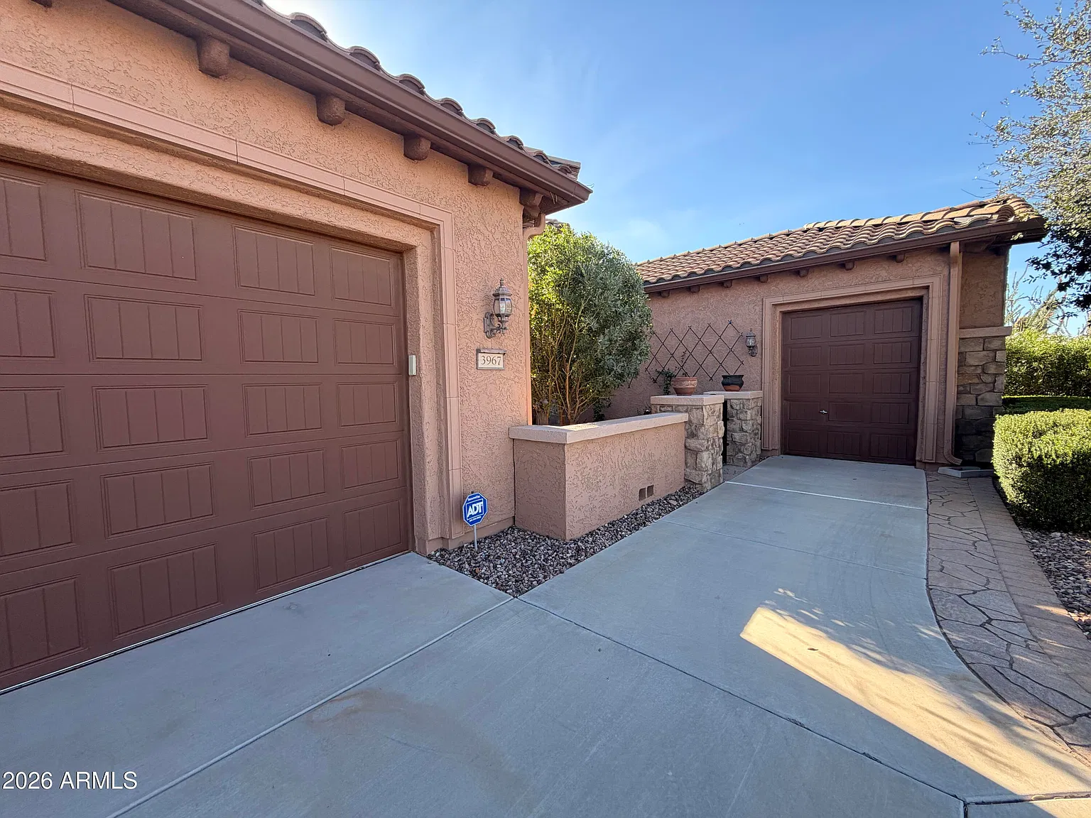 3 bed, 2.0 bath, 2276 sqft, $3,500 — Photo 3