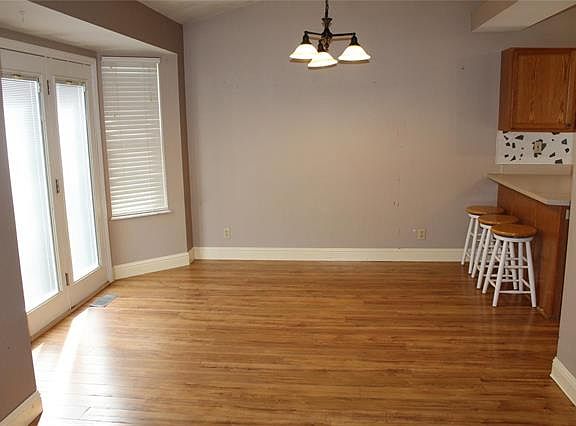 3rd image of 782 College Meadows Dr