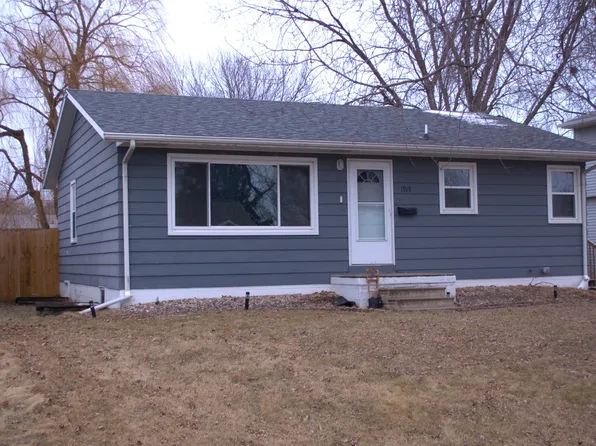 1919 7th St, Nevada, IA 50201
