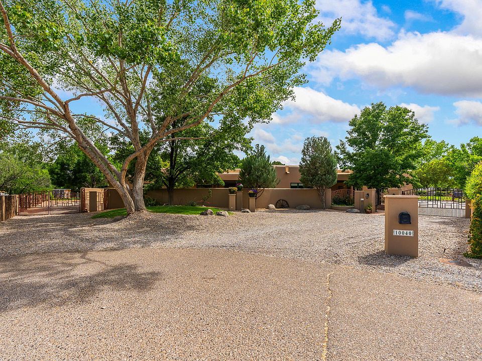 2nd image of 10040 Los Cansados Rd NW