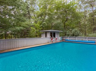 279 Old Country Rd, Eastport, NY 11941