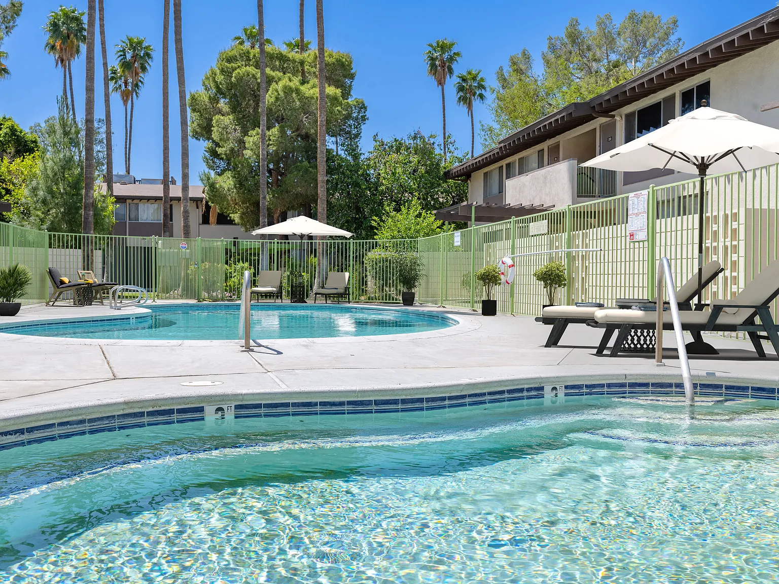 Tahquitz Court — Photo 1