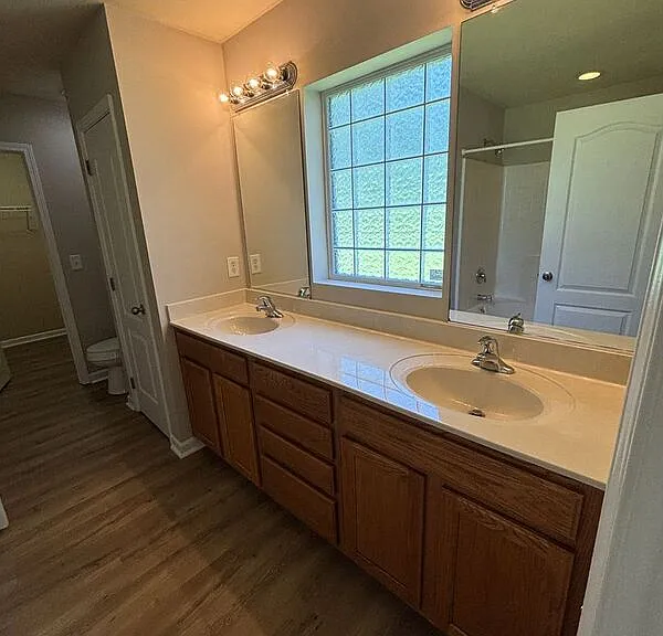 504 Savannah River Dr — Photo 16