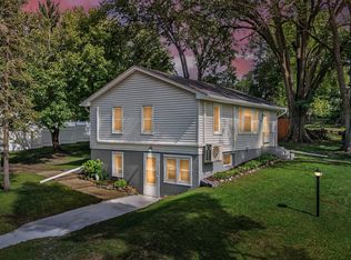 595 Kimball St NE, Fridley, MN 55432