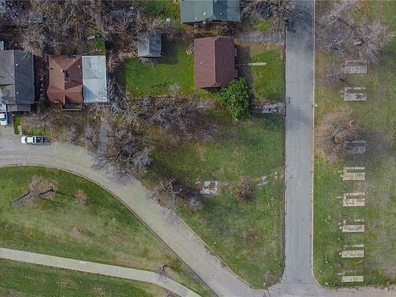 3rd image of 112 SW 30th St #1-2