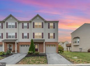 6383 Creekbend Dr, Mechanicsburg, PA 17050