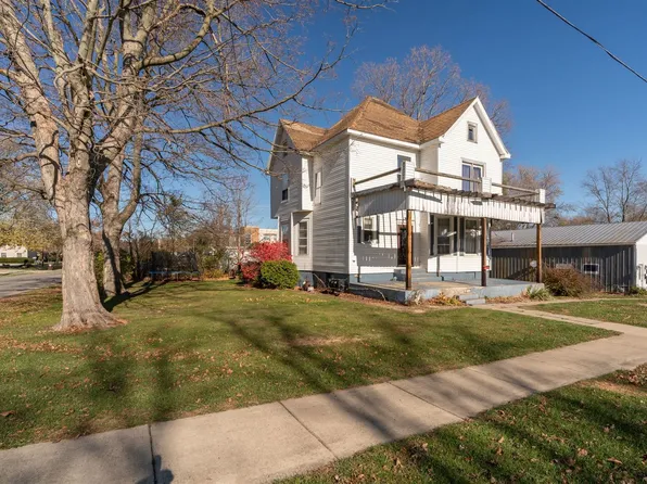 500 E Cedar St, Le Roy, IL 61752