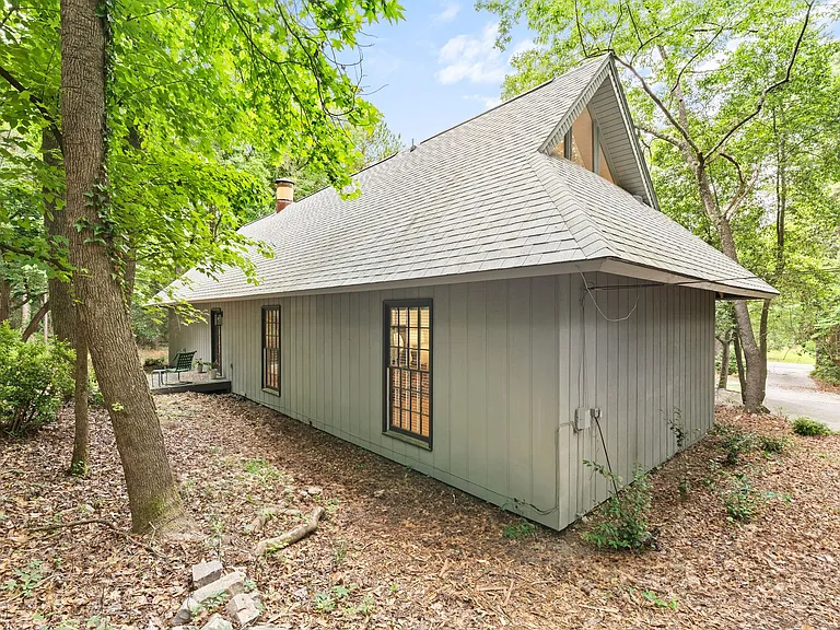 211 Wendwood Dr — Photo 34