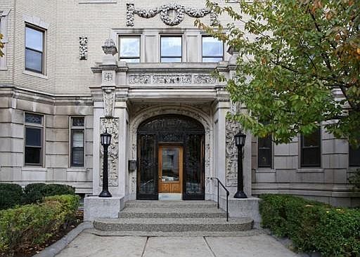 3rd image of 1110 Boylston St #52