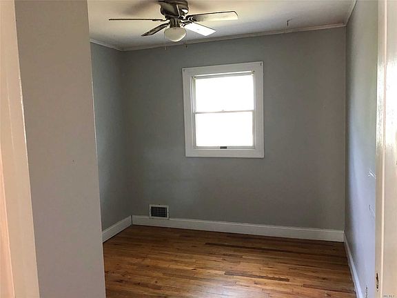 4th image of 306 Broadway