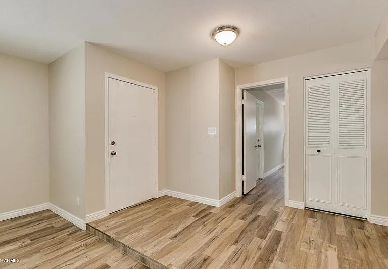 7142 S La Rosa Dr — Photo 2