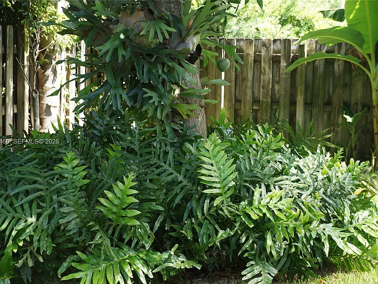 1251 SW 11th Ter — Photo 14