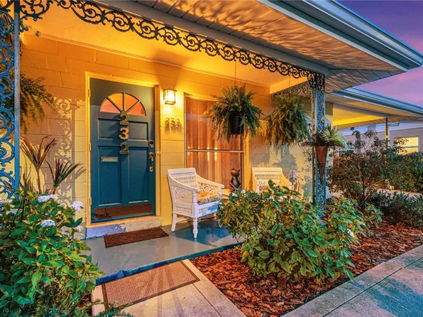 232 44th Ave NE, Saint Petersburg, FL 33703