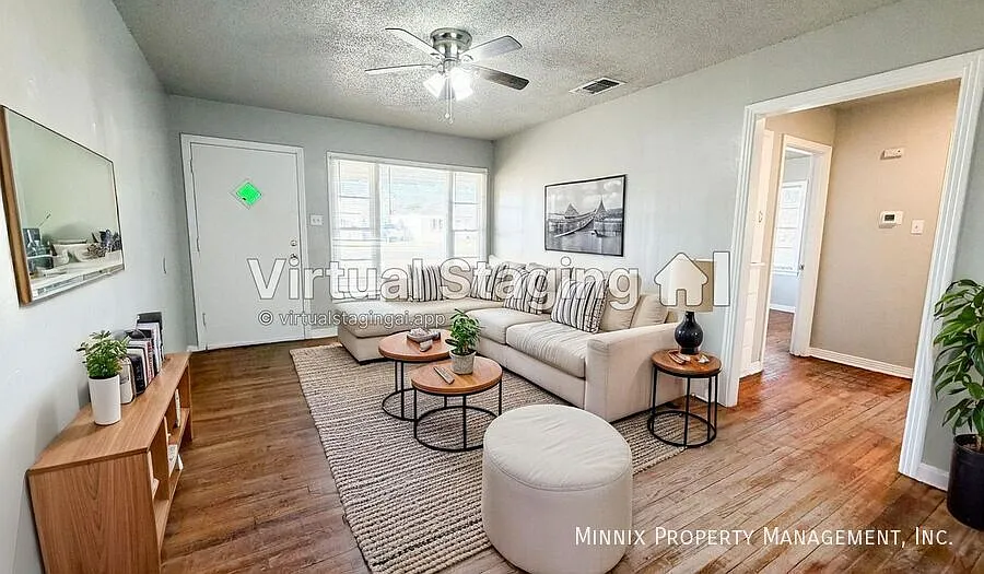 4 bedroom/2 bath | 2015 38th St Near Tech Terrace — Photo 2