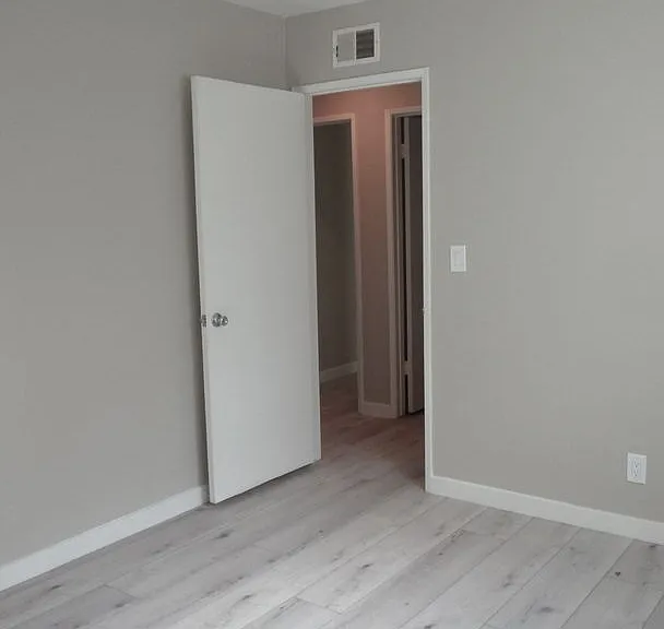 1241 E Diana Ave — Photo 28